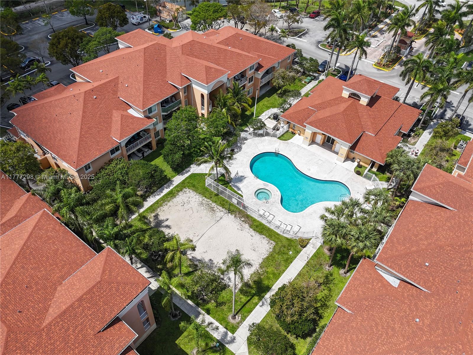 COURTYARDS AT DAVIE CONDO - Residential