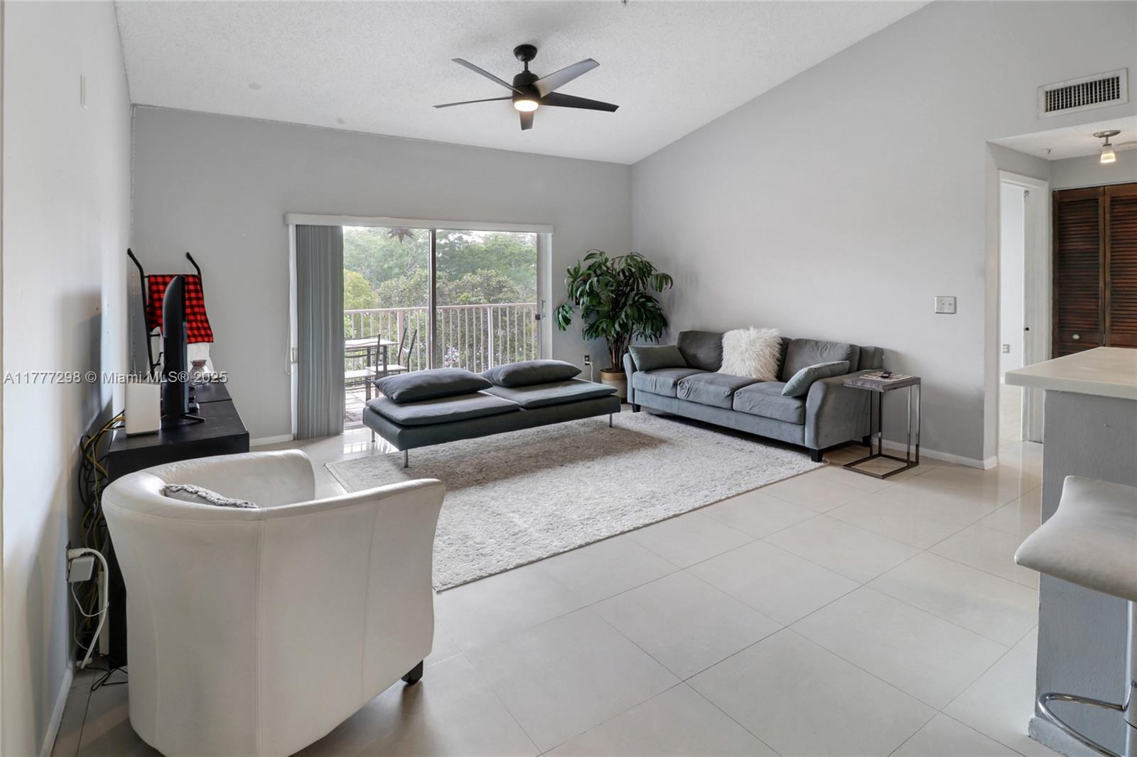 COURTYARDS AT DAVIE CONDO - Residential