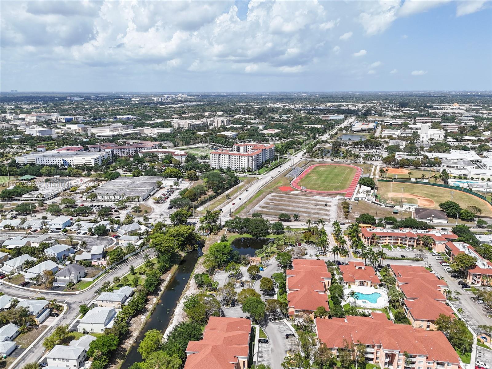 COURTYARDS AT DAVIE CONDO - Residential