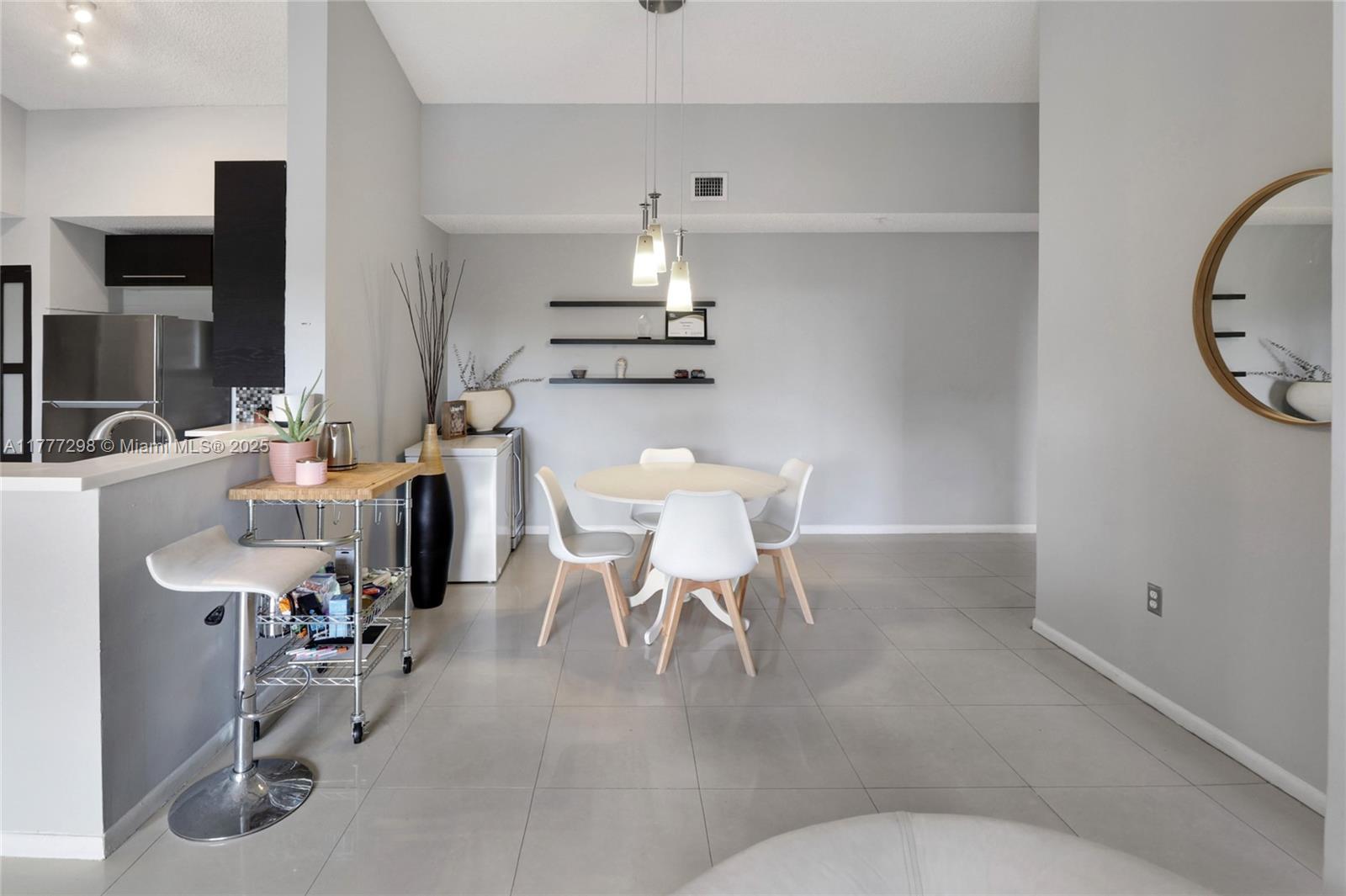 COURTYARDS AT DAVIE CONDO - Residential