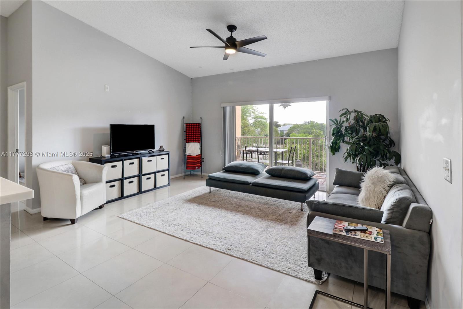COURTYARDS AT DAVIE CONDO - Residential