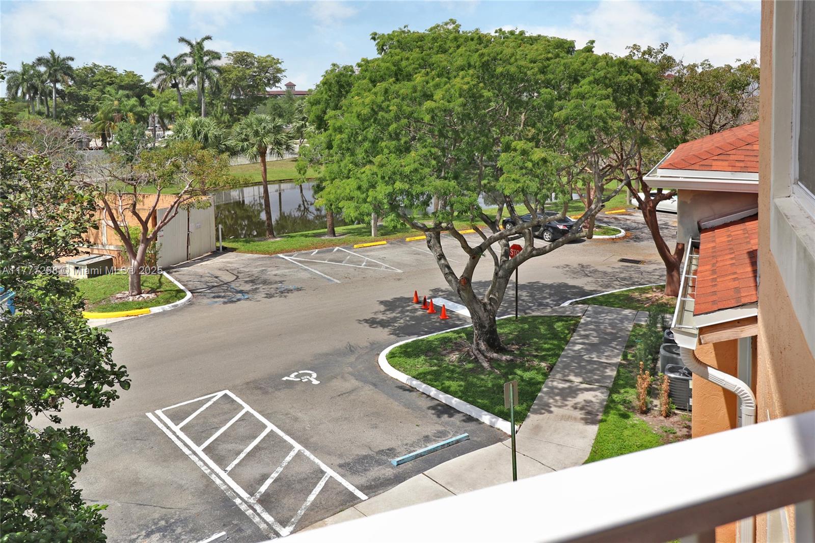 COURTYARDS AT DAVIE CONDO - Residential