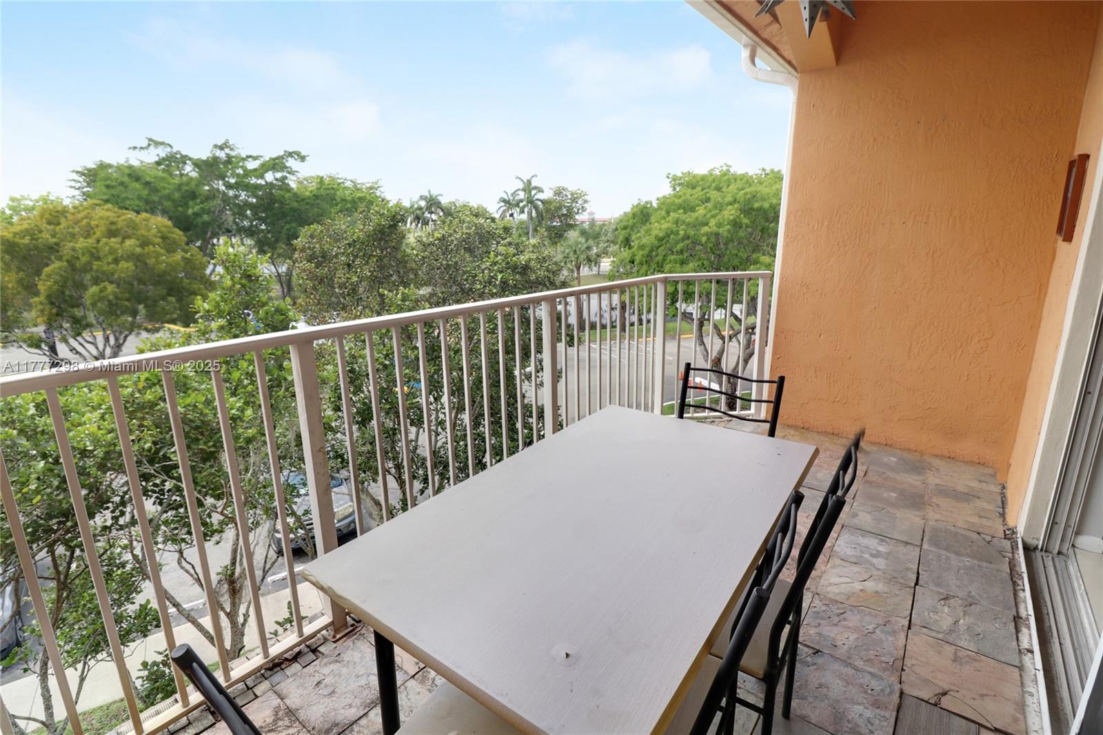 COURTYARDS AT DAVIE CONDO - Residential