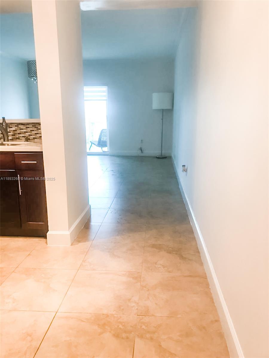 DOUGLAS GRAND CONDO - Residential Lease