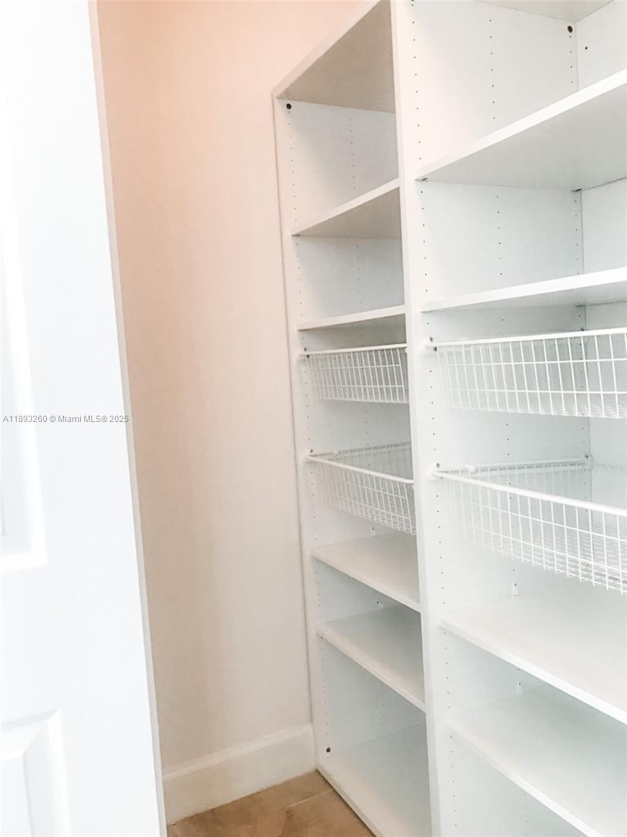 DOUGLAS GRAND CONDO - Residential Lease