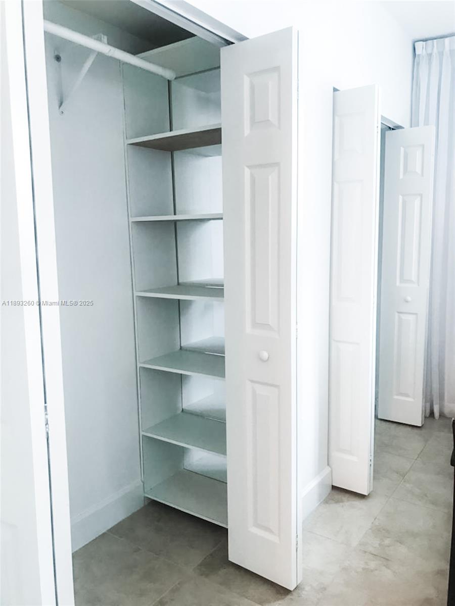 DOUGLAS GRAND CONDO - Residential Lease