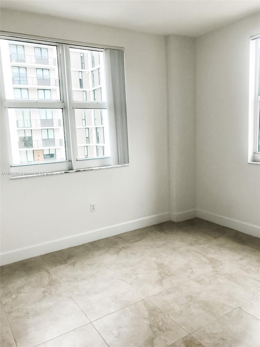 DOUGLAS GRAND CONDO - Residential Lease