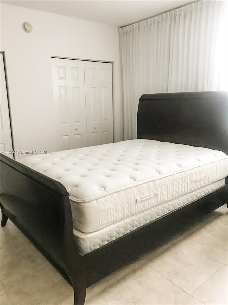 DOUGLAS GRAND CONDO - Residential Lease