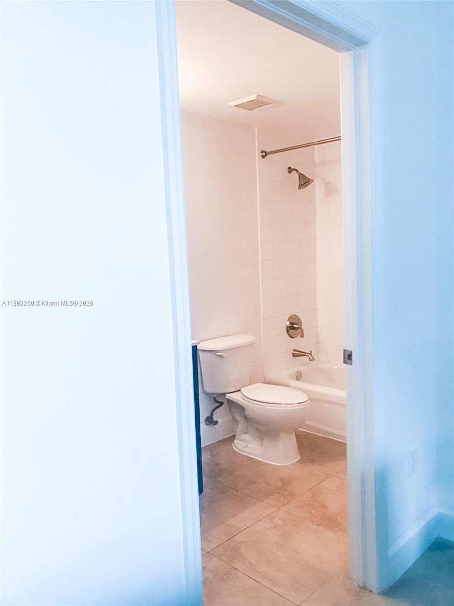 DOUGLAS GRAND CONDO - Residential Lease