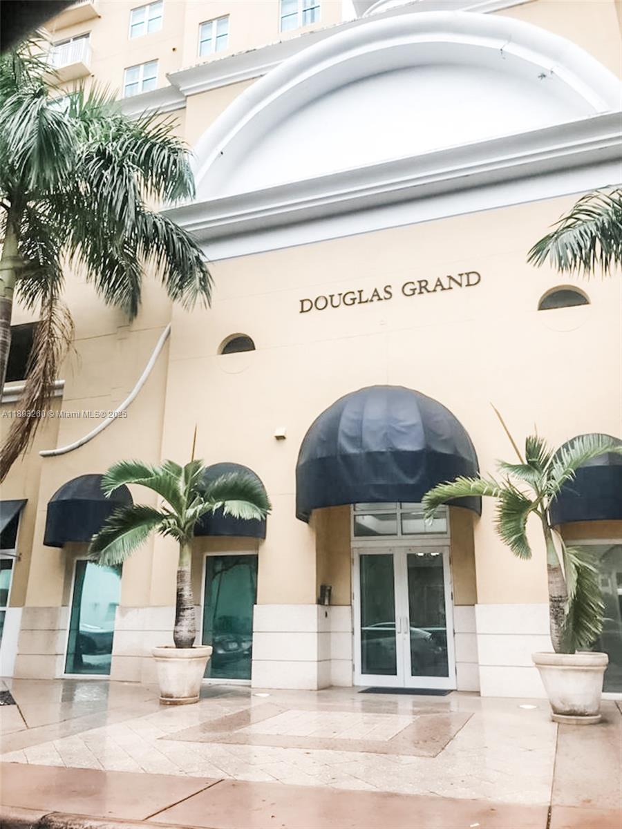 DOUGLAS GRAND CONDO - Residential Lease