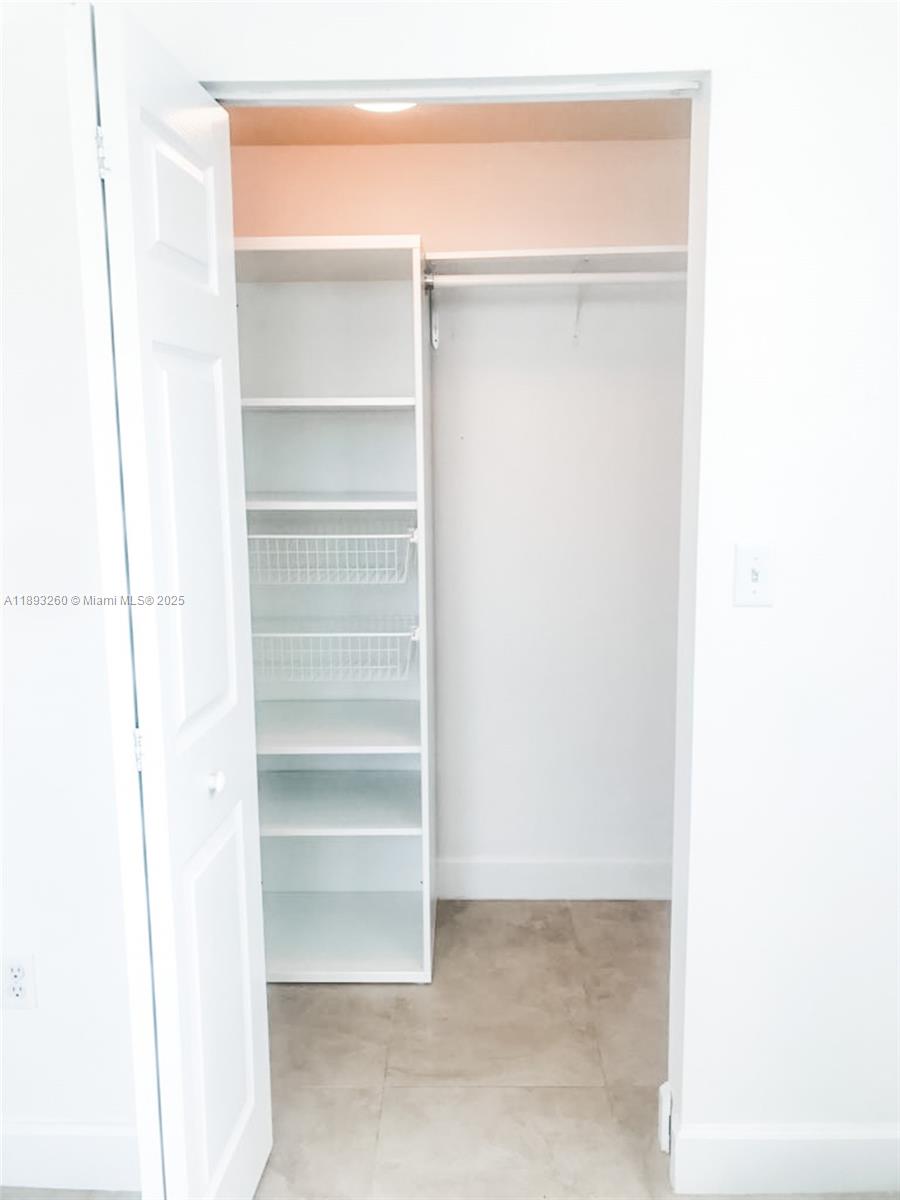 DOUGLAS GRAND CONDO - Residential Lease