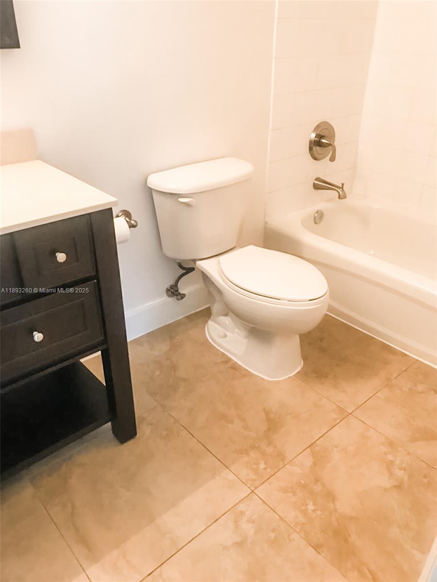 DOUGLAS GRAND CONDO - Residential Lease