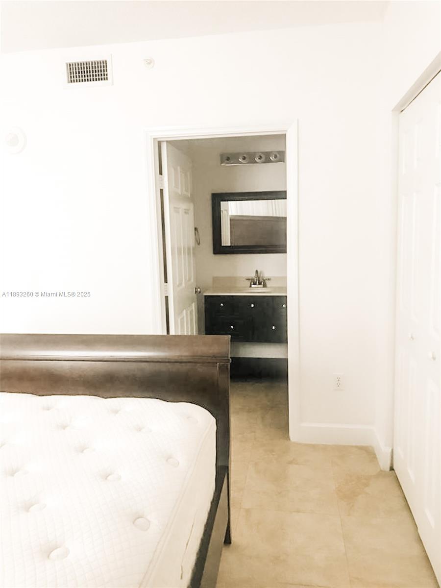 DOUGLAS GRAND CONDO - Residential Lease