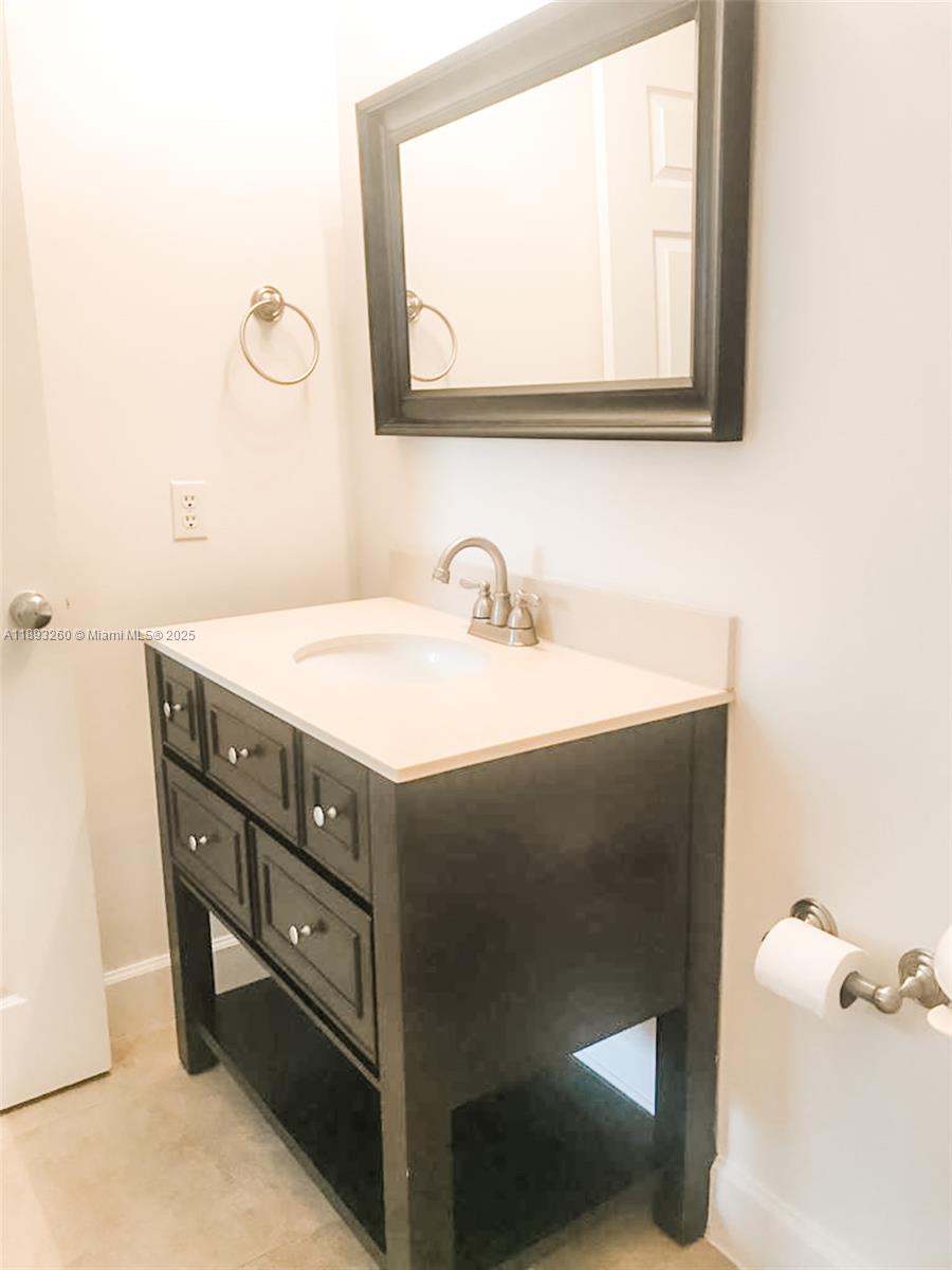 DOUGLAS GRAND CONDO - Residential Lease