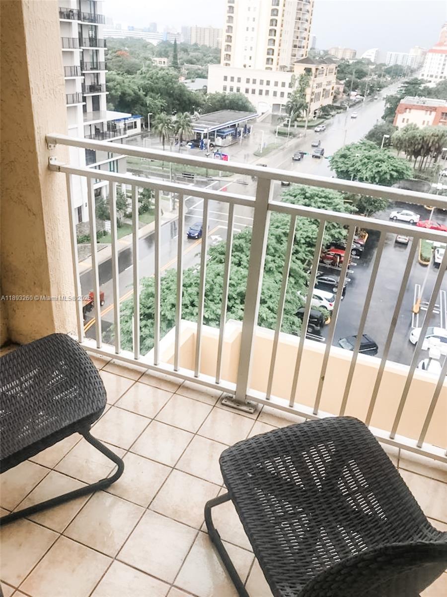 DOUGLAS GRAND CONDO - Residential Lease