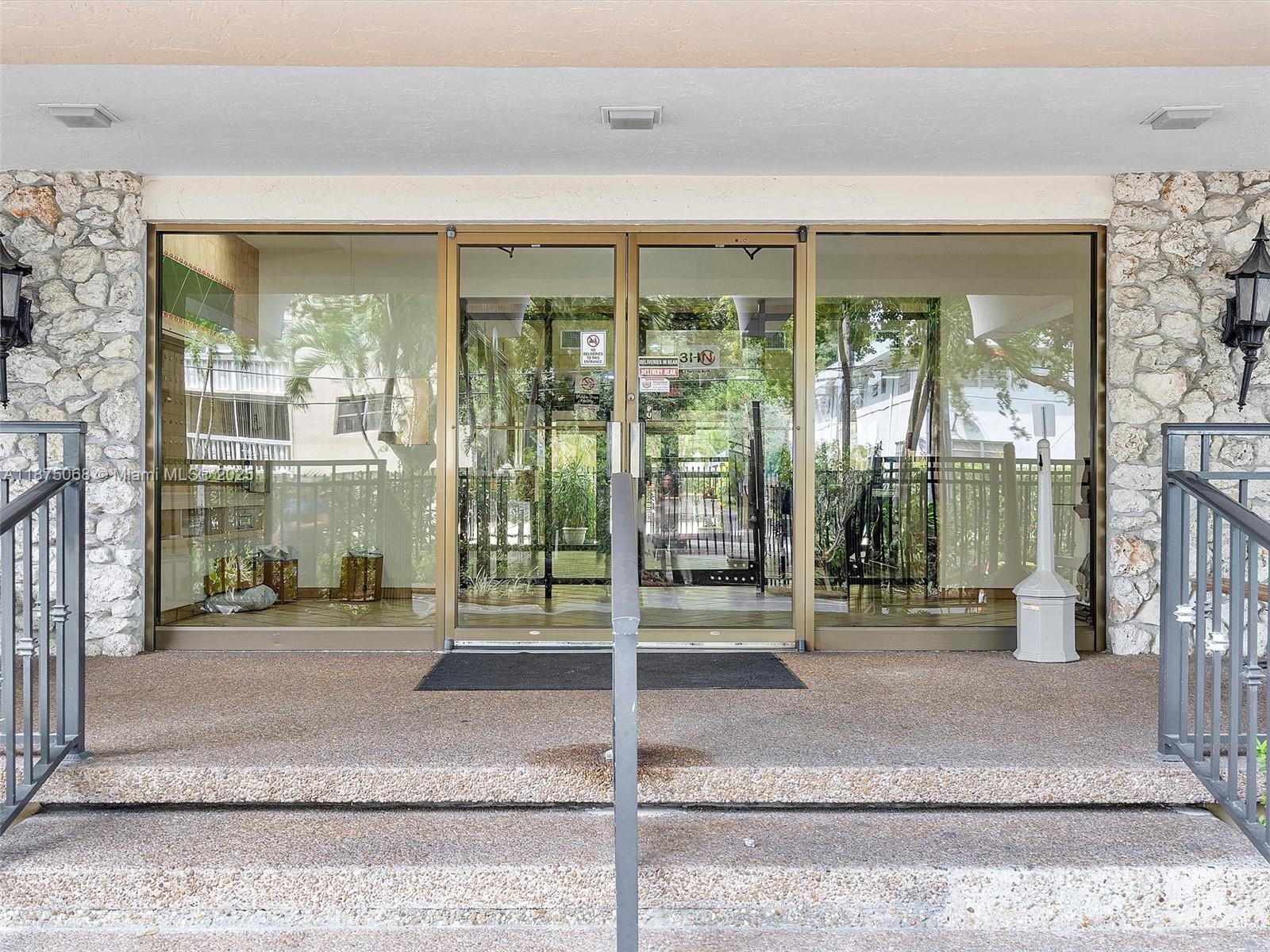 THREE HORIZONS NORTH COND - Residential