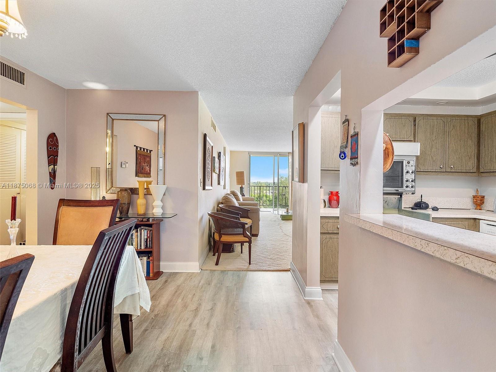 THREE HORIZONS NORTH COND - Residential