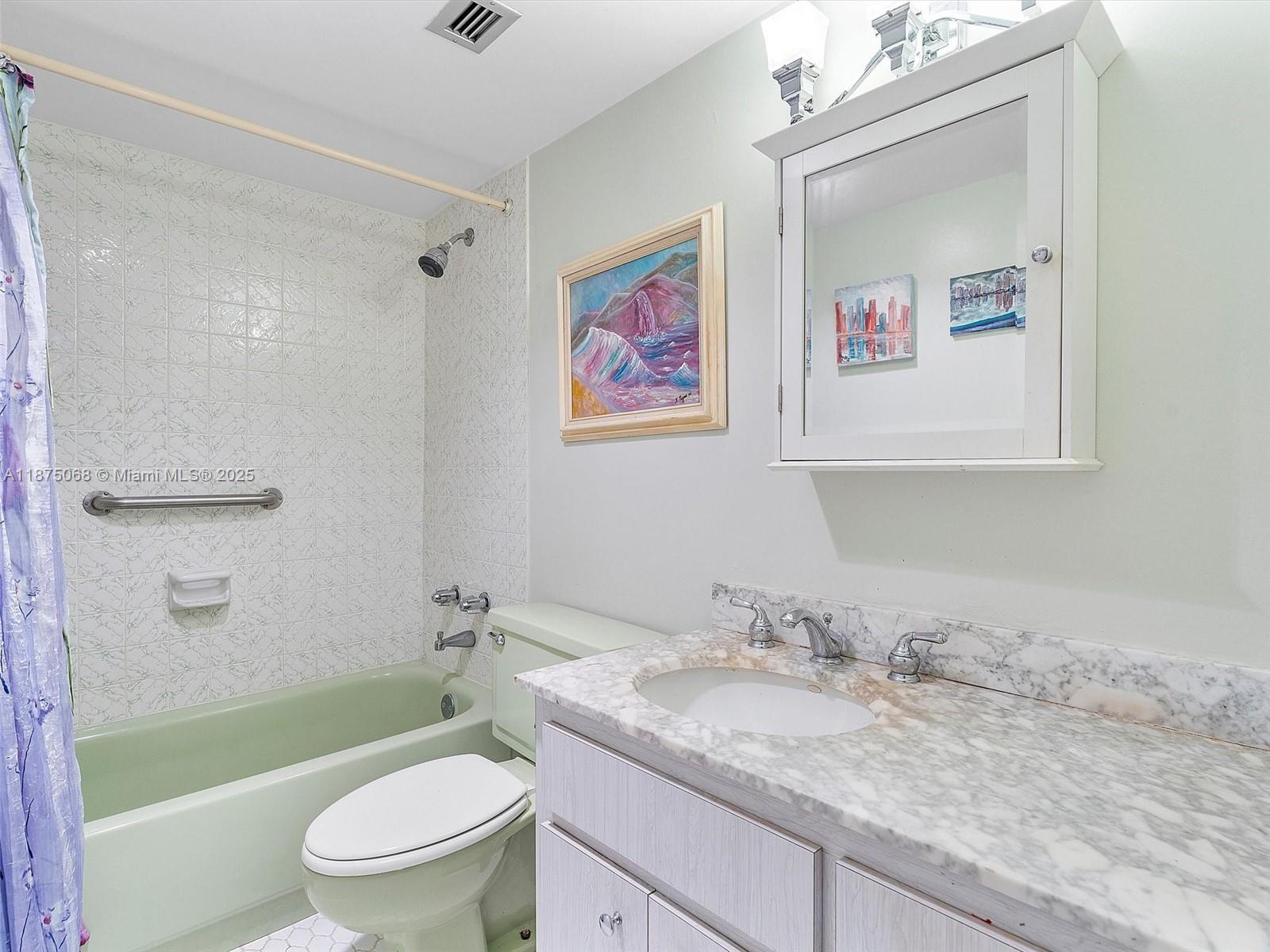 THREE HORIZONS NORTH COND - Residential