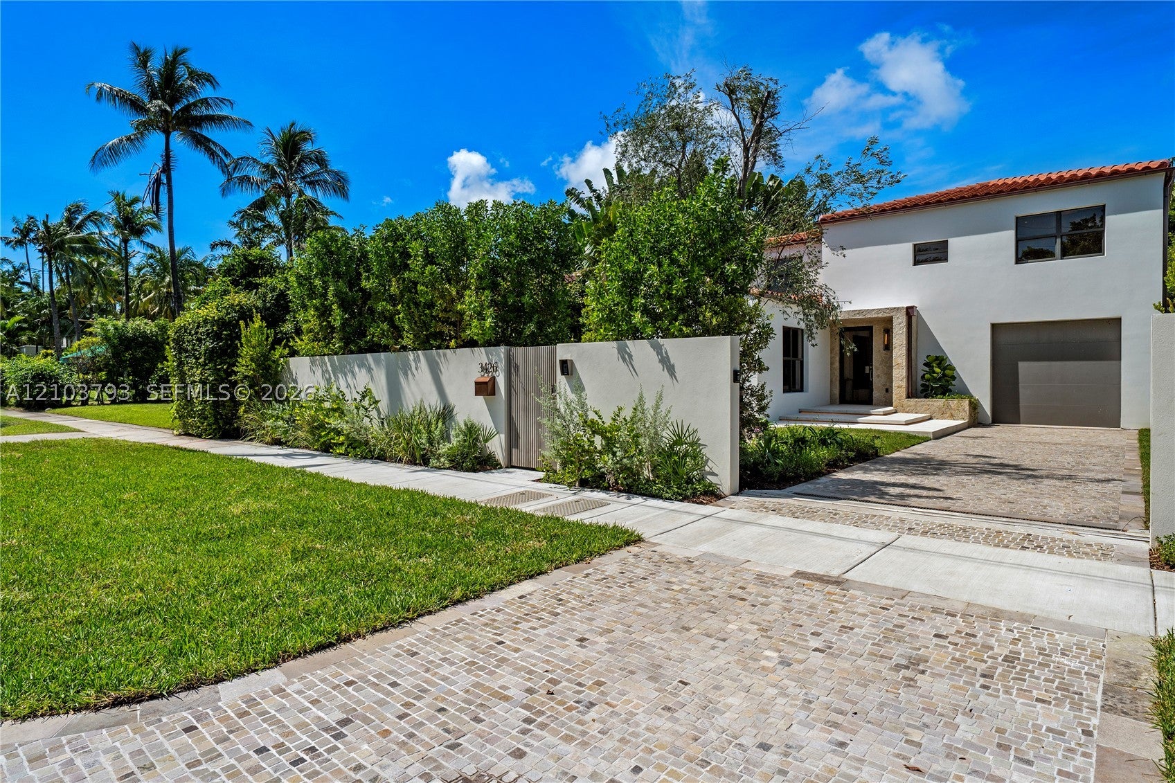 3426 Prairie Ave