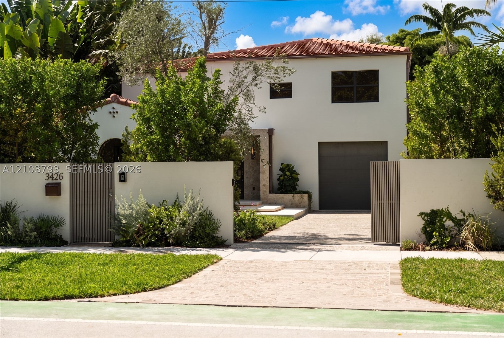 3426 Prairie Ave