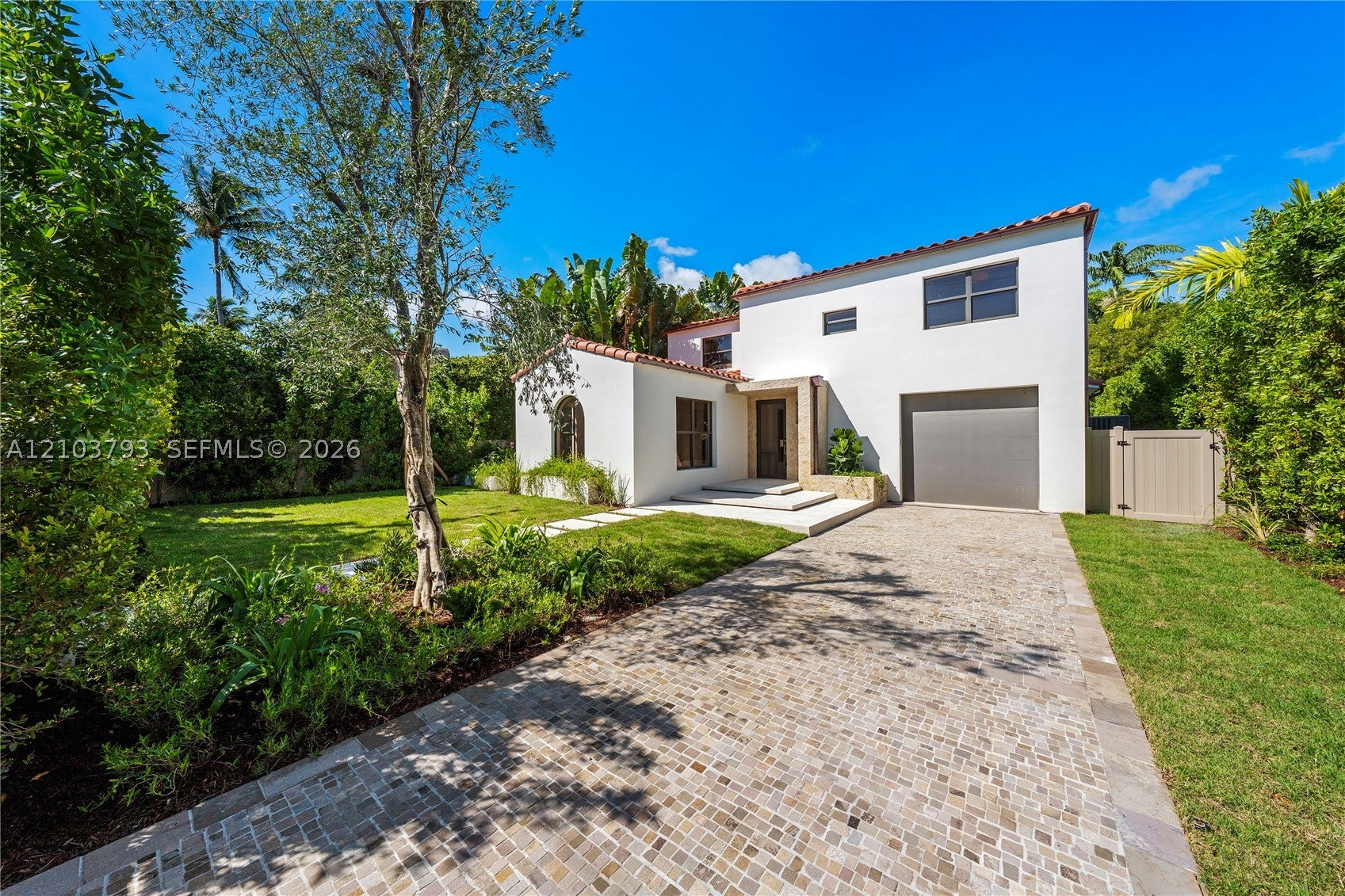 3426 Prairie Ave