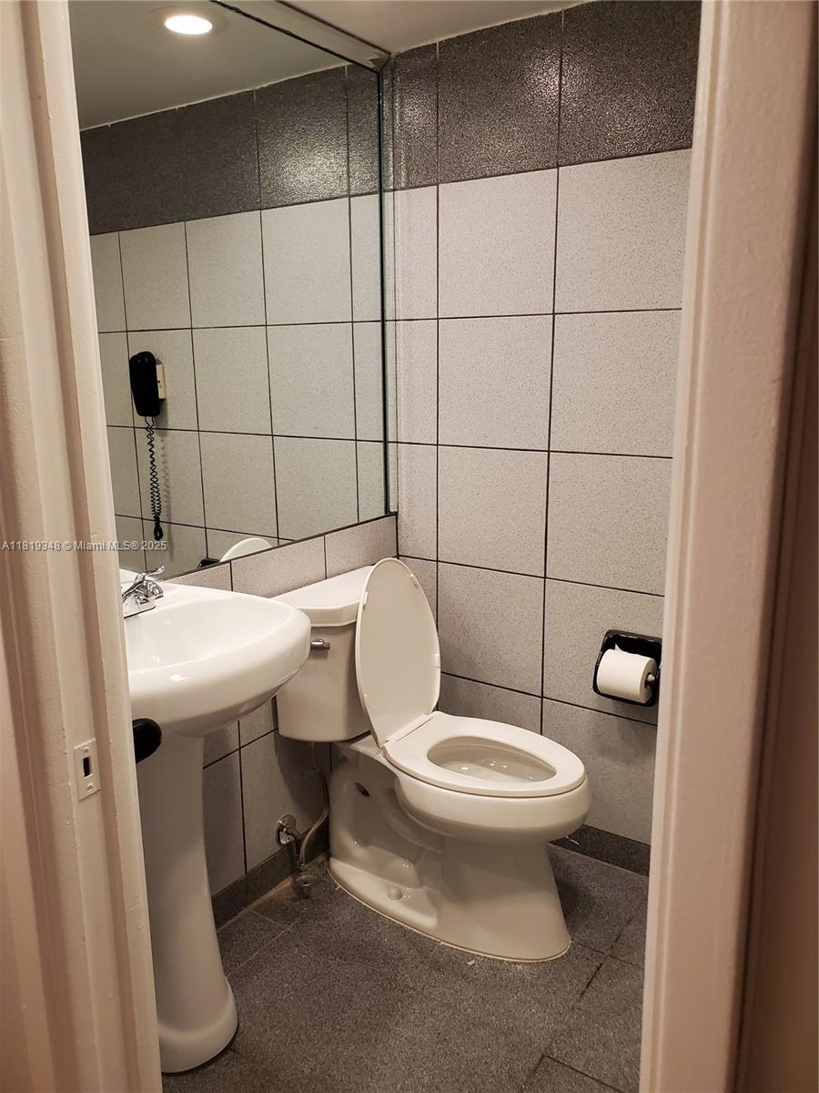 PALM-AIRE C C APTS 31 CON - Residential