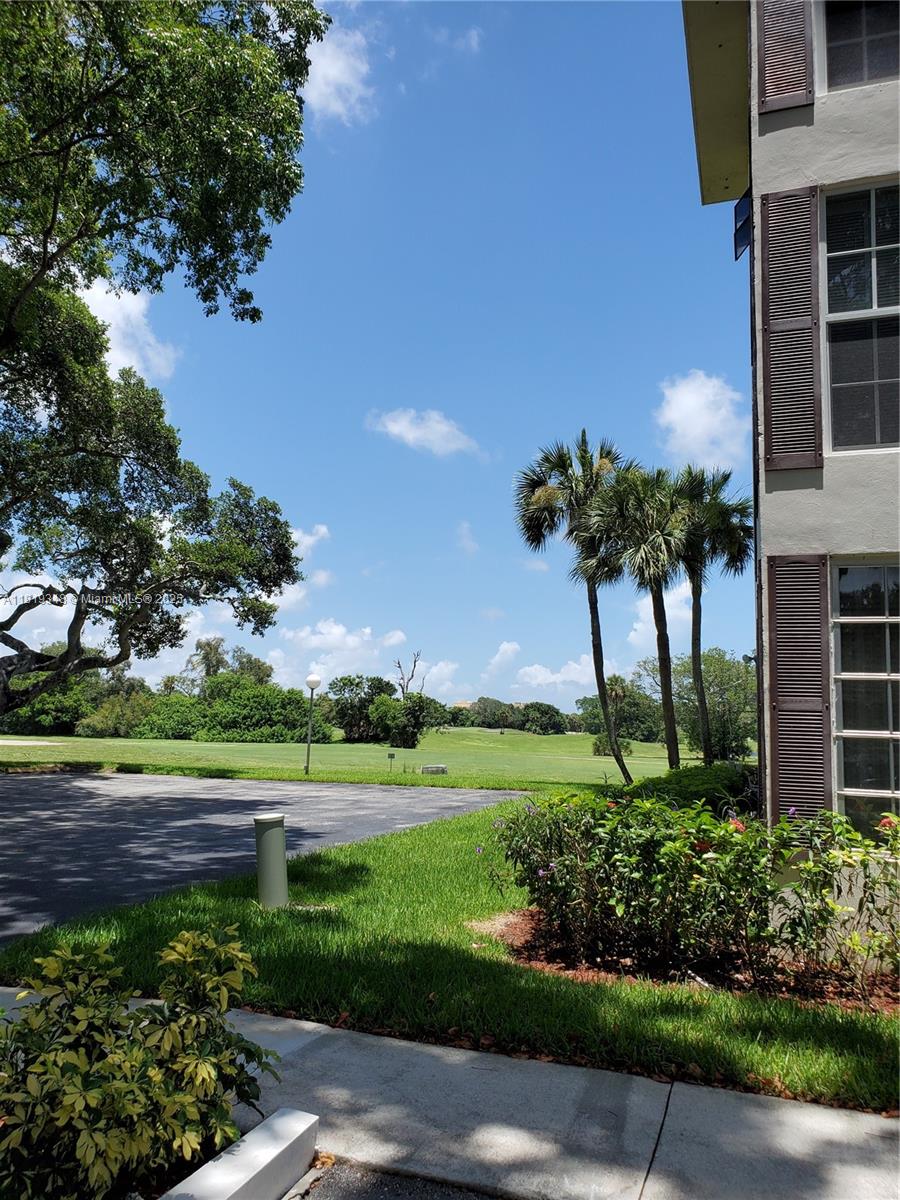 PALM-AIRE C C APTS 31 CON - Residential
