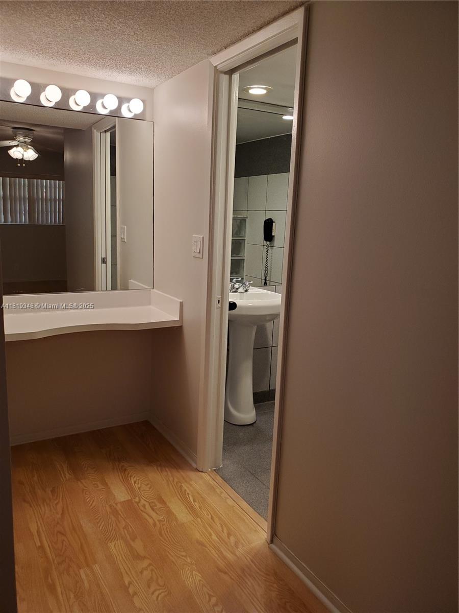 PALM-AIRE C C APTS 31 CON - Residential