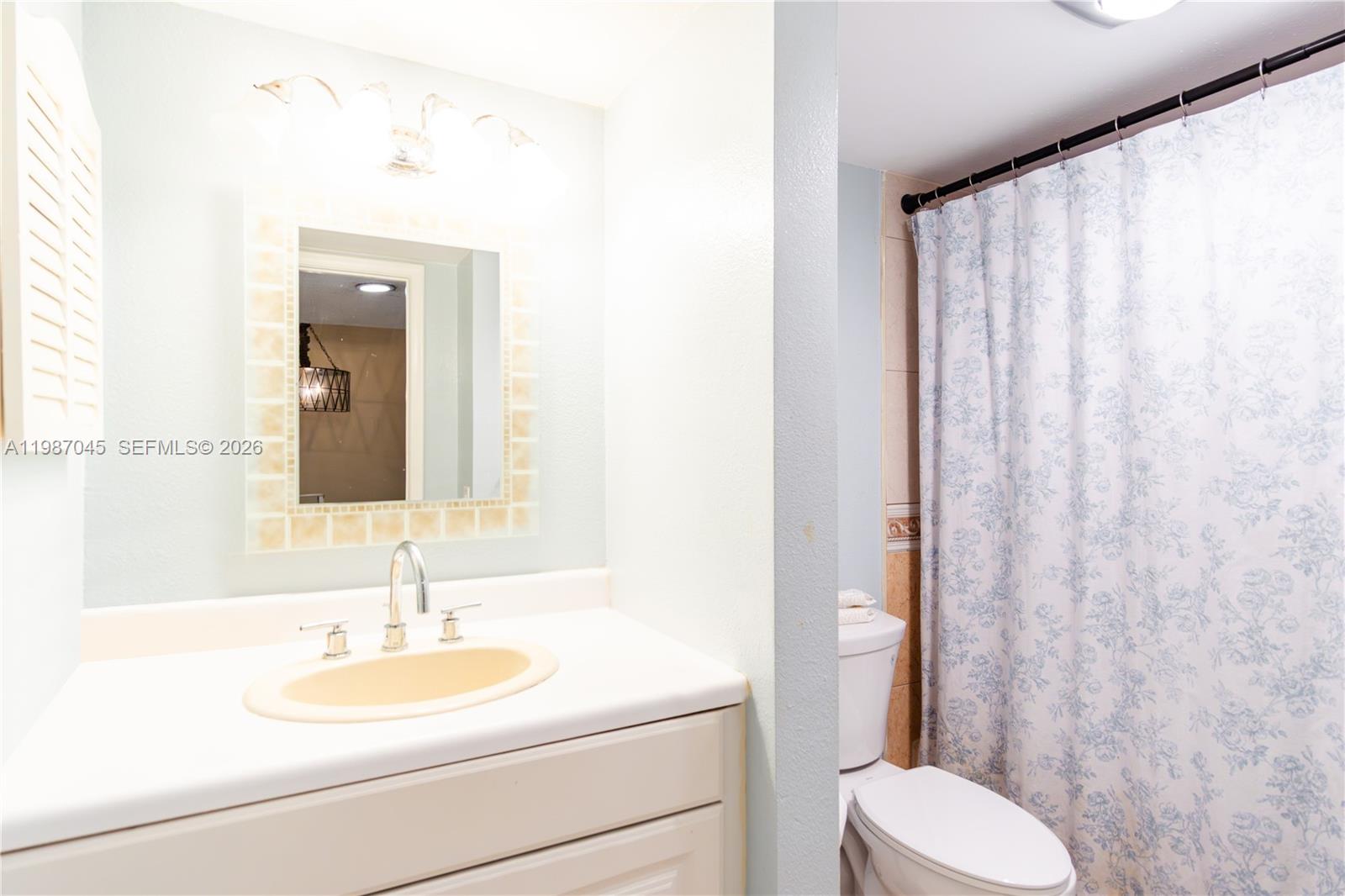 WESTVIEW CONDOMINIUM NO O - Residential Lease