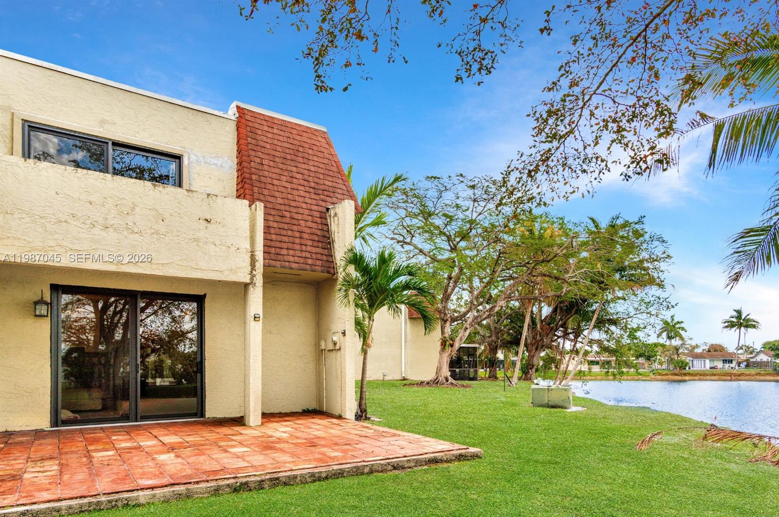 WESTVIEW CONDOMINIUM NO O - Residential Lease