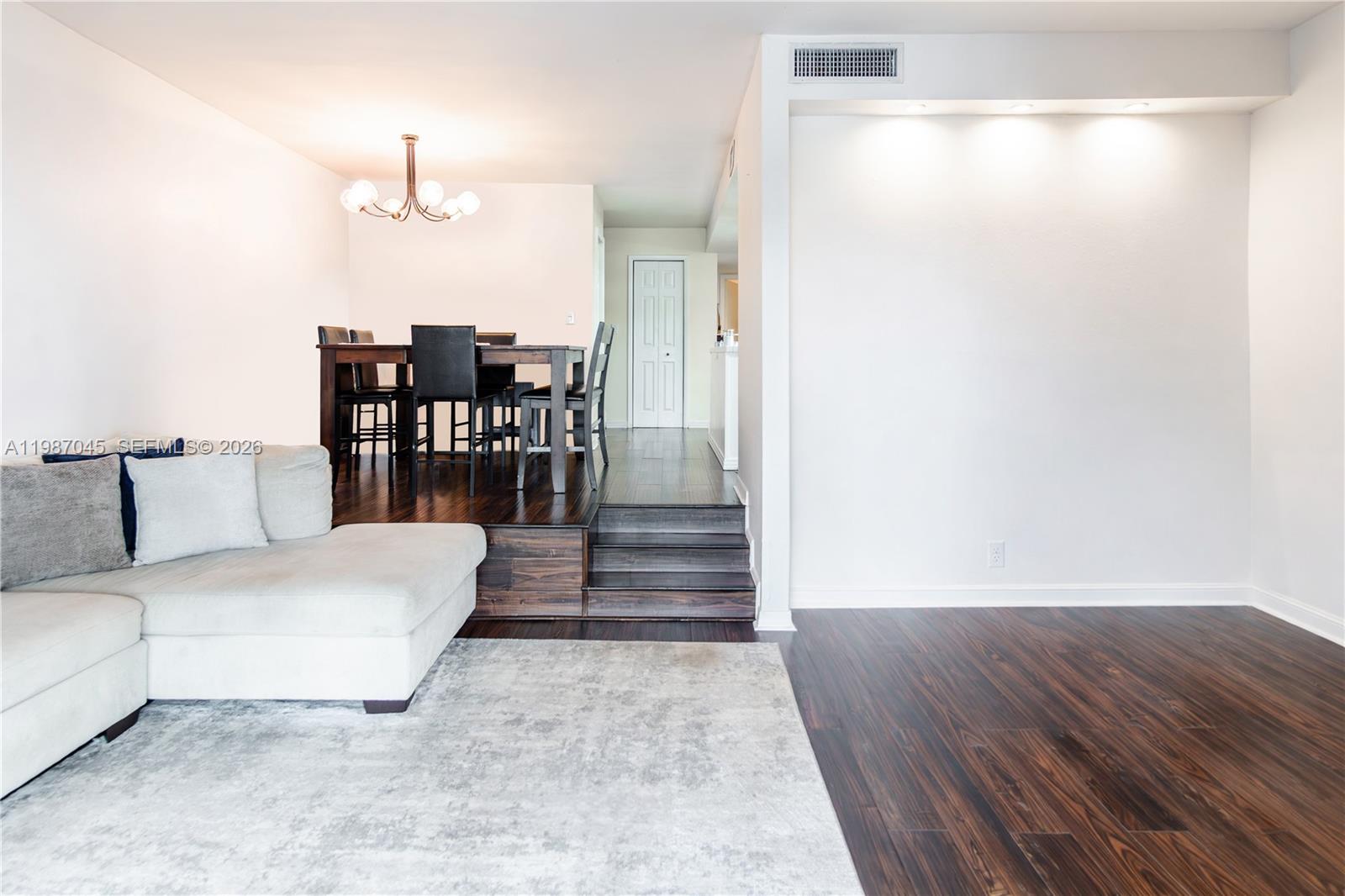 WESTVIEW CONDOMINIUM NO O - Residential Lease