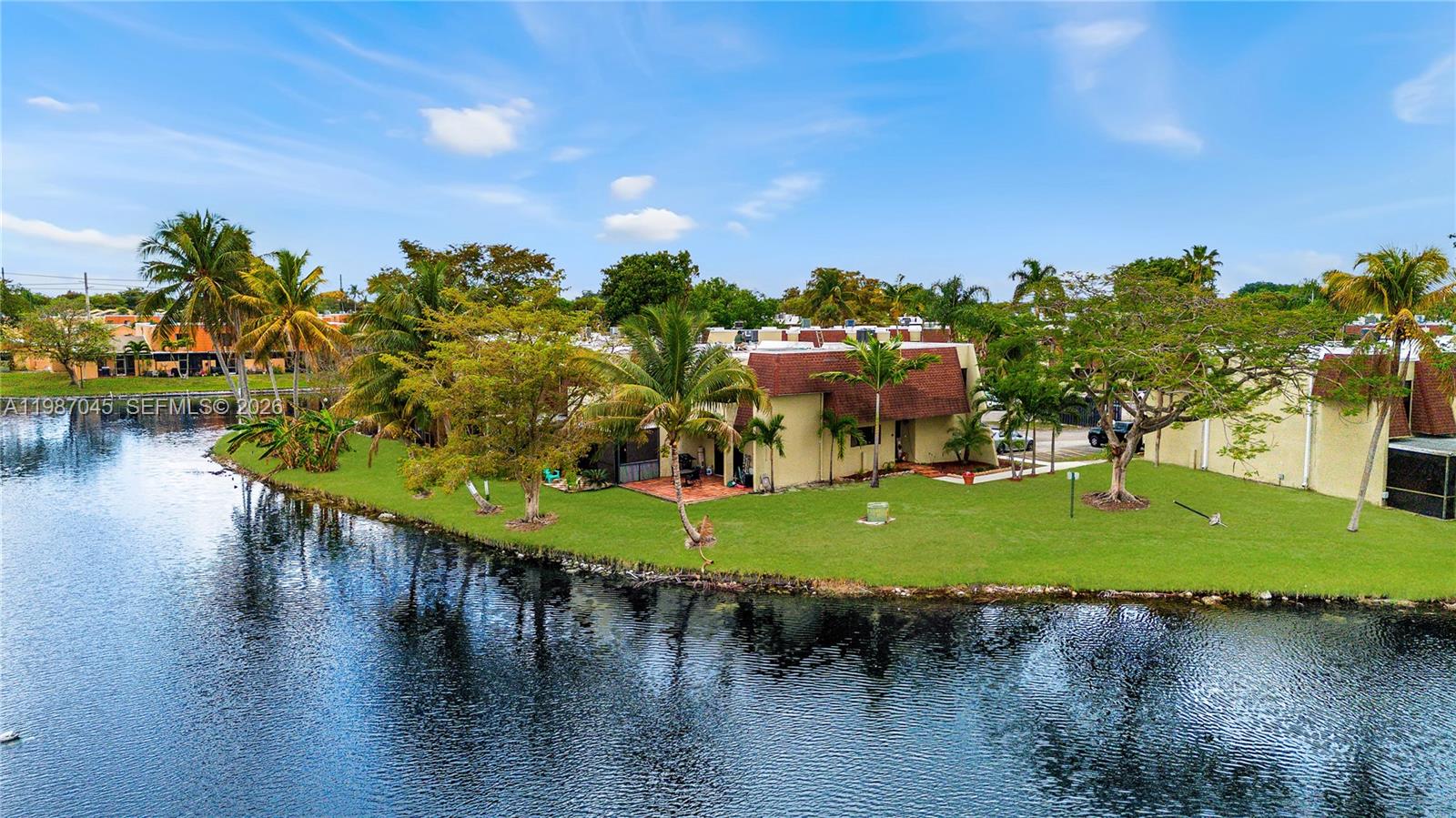 WESTVIEW CONDOMINIUM NO O - Residential Lease