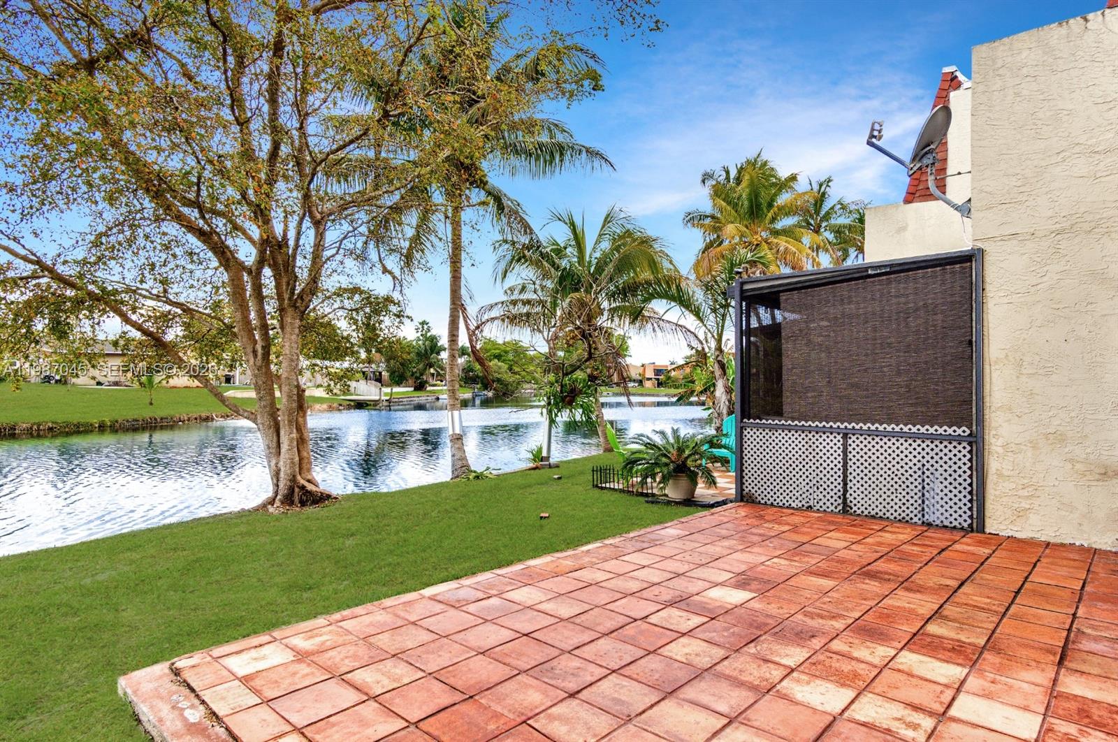 WESTVIEW CONDOMINIUM NO O - Residential Lease