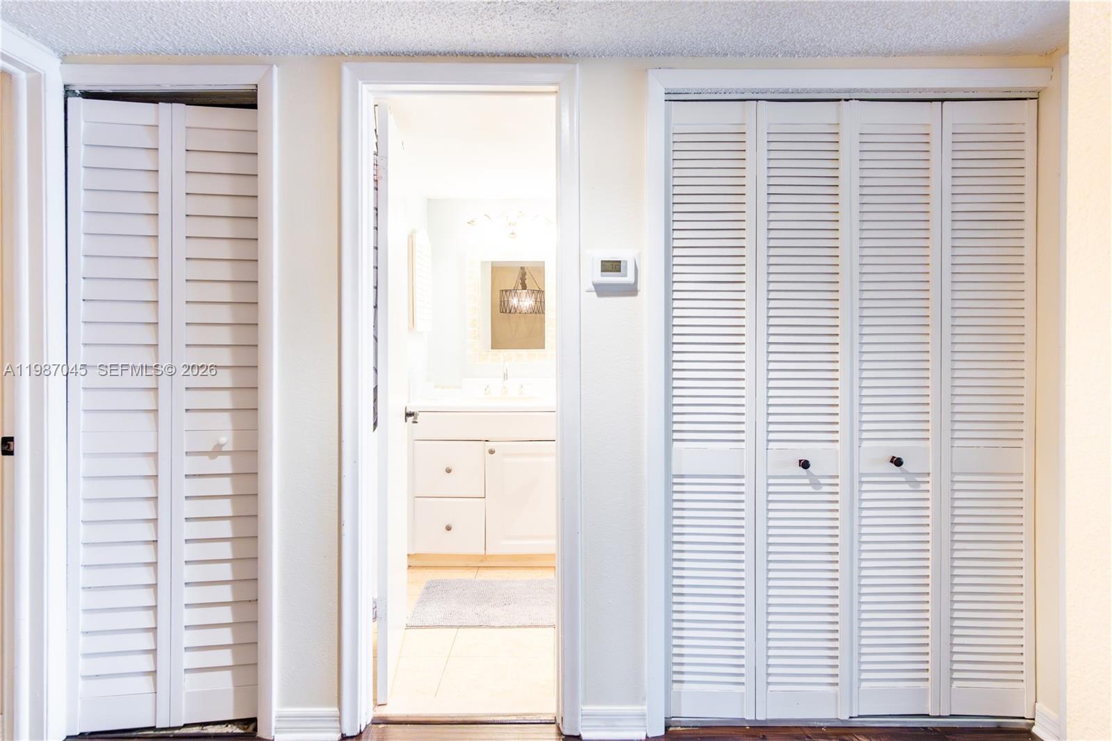 WESTVIEW CONDOMINIUM NO O - Residential Lease