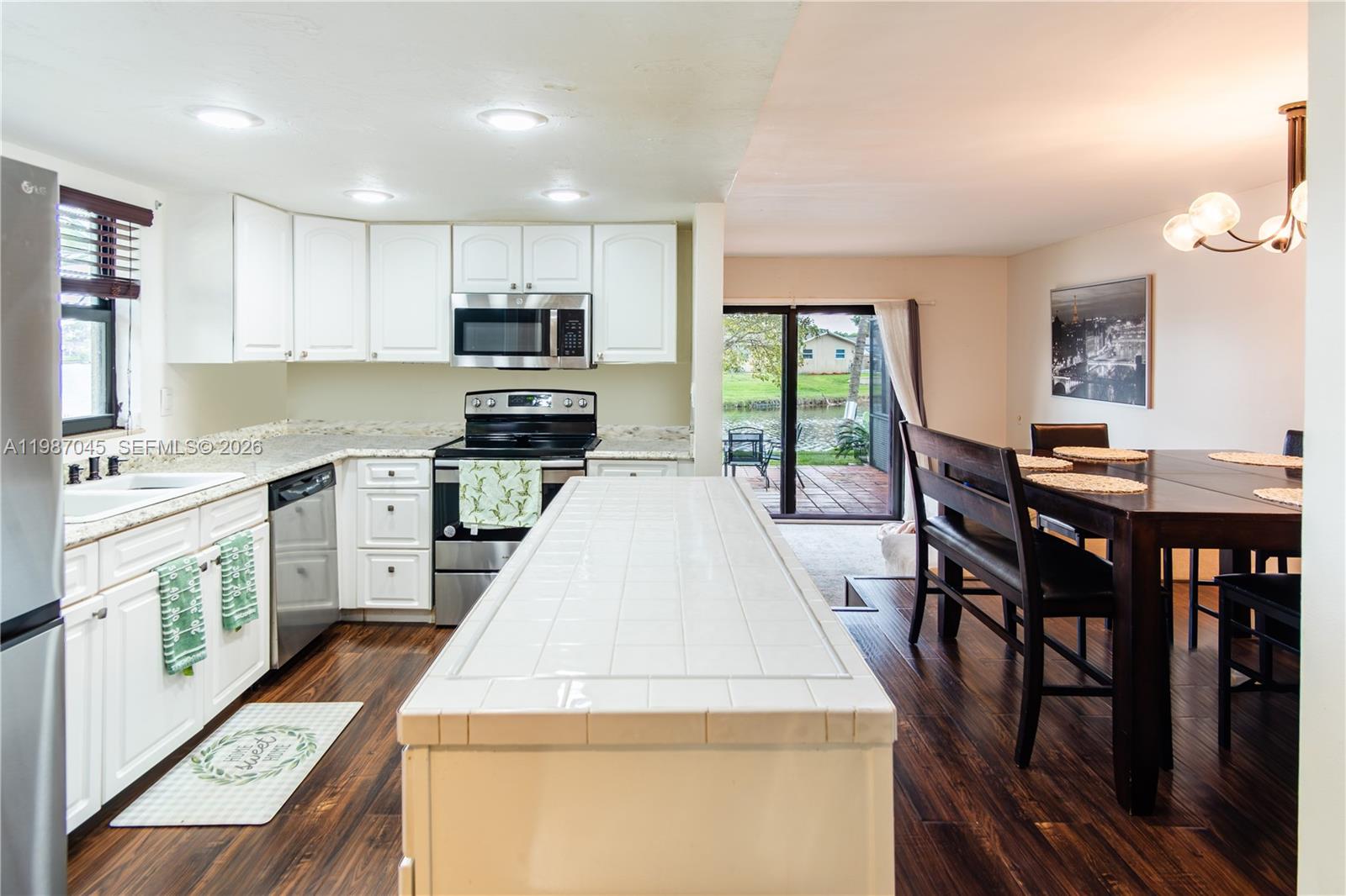 WESTVIEW CONDOMINIUM NO O - Residential Lease