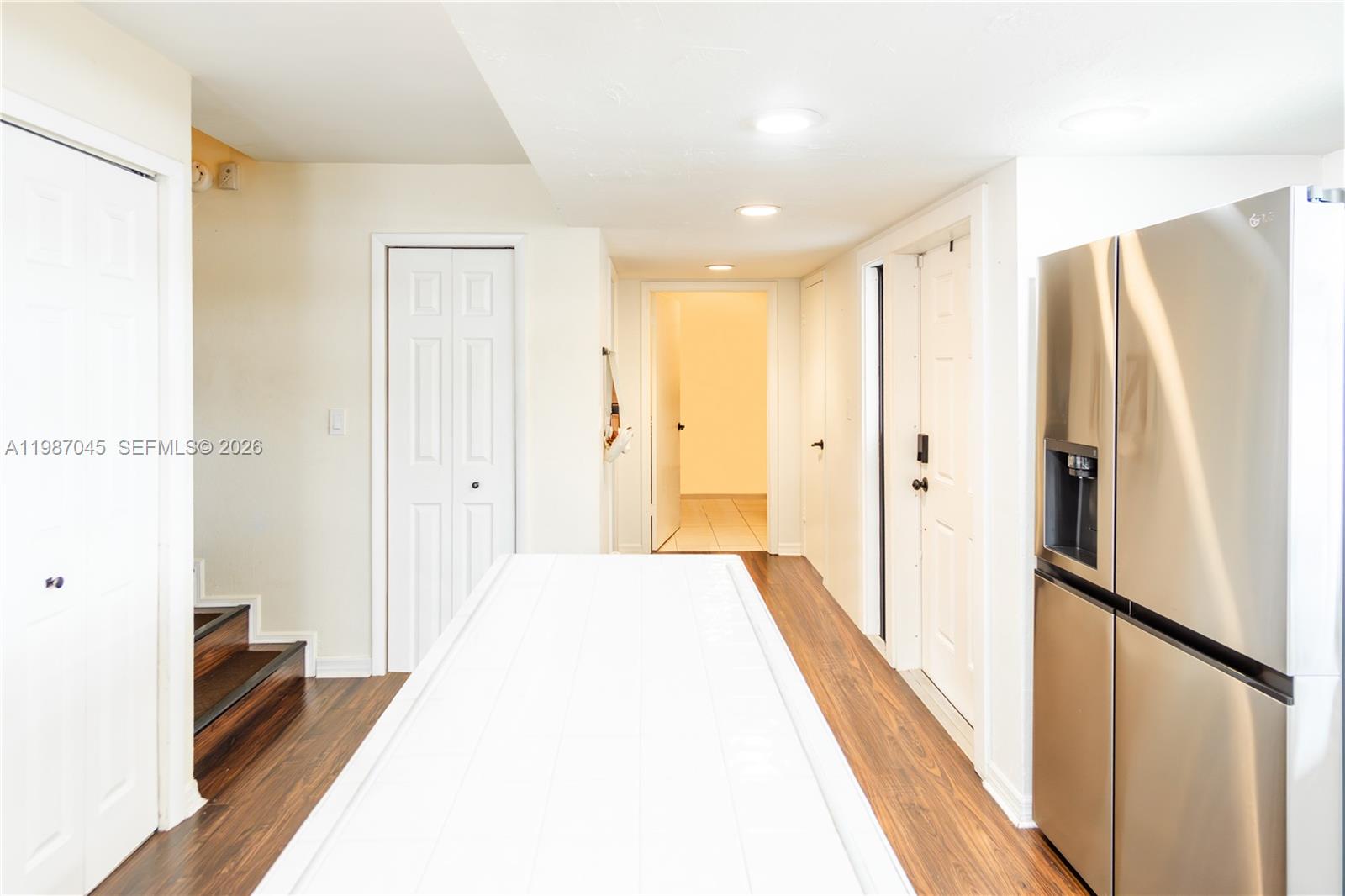 WESTVIEW CONDOMINIUM NO O - Residential Lease