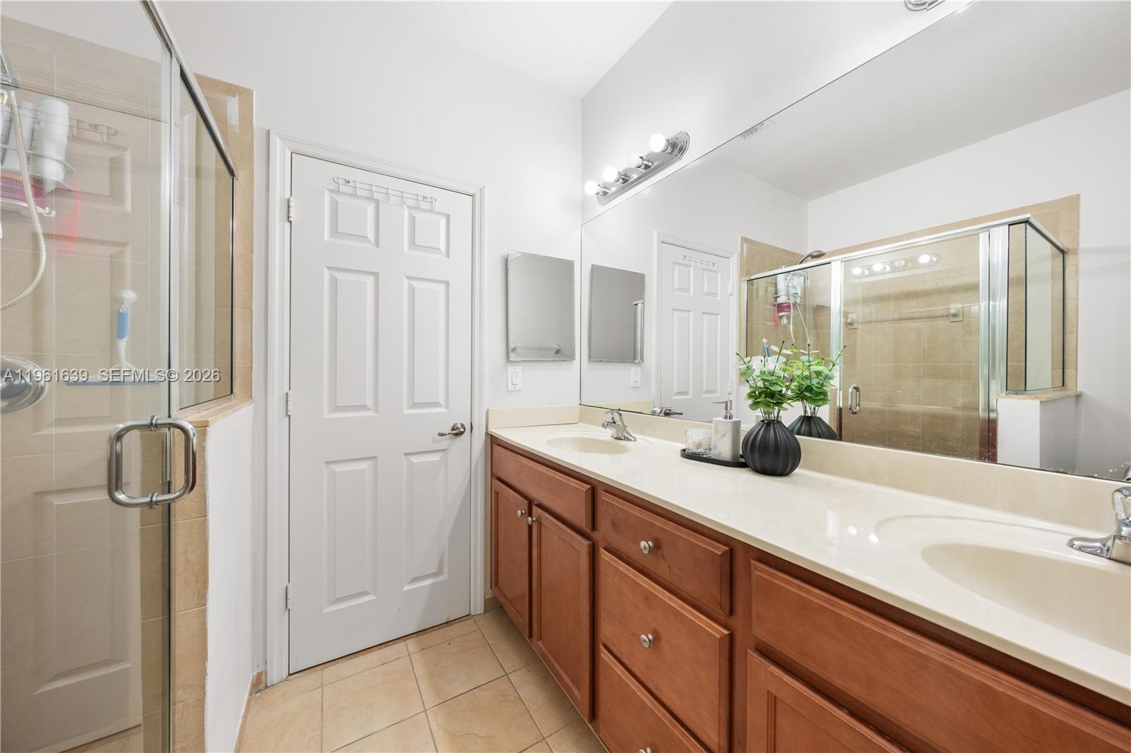 KENDALL COMMONS RESIDENTI - Residential