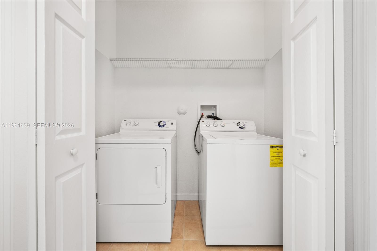 KENDALL COMMONS RESIDENTI - Residential