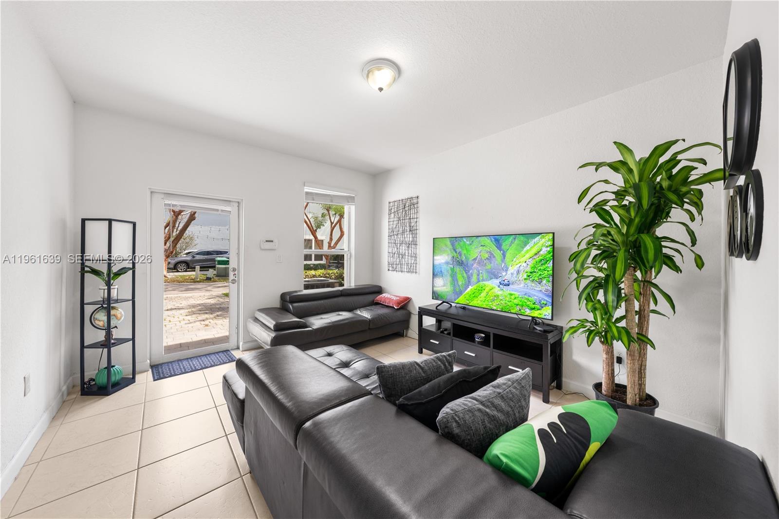 KENDALL COMMONS RESIDENTI - Residential