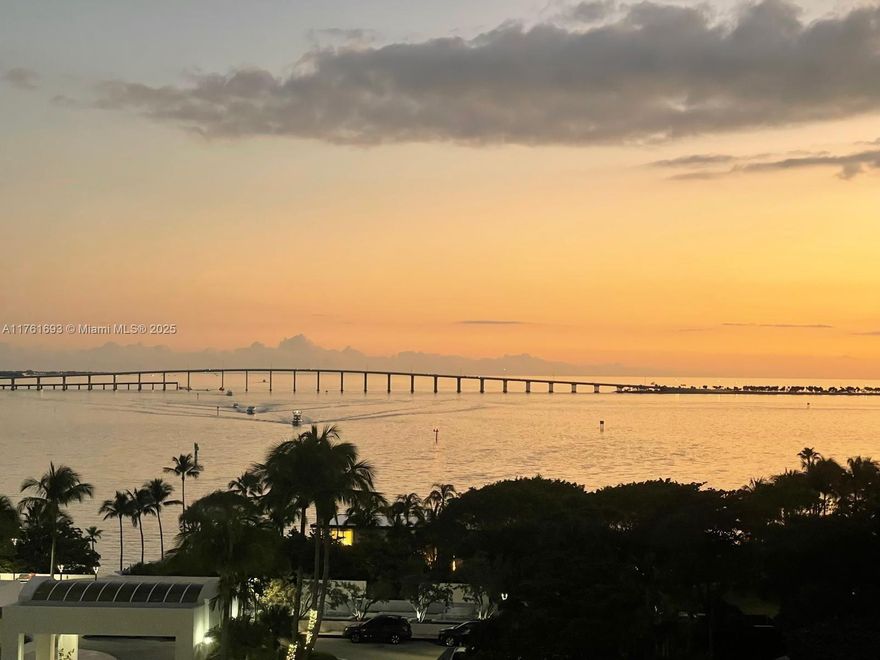 MOTIVATED SELLER - GORGEOUS 2/2 WATERFRONT UNIT AT THE EXCLUSIVE BRICKELL KEY ISLAND. 
In the heart of Brickell. This 2B/2B updated condo is surrounded by breathtaking views of Biscayne Bay and South Beach. Enjoy Bayfront, 5 Stars resort-style with renovated amenities, featuring heated pool, jacuzzi, state-of- the-art gym, tennis court, kids playground, BBQ area, Miniature Golf, Concierge and 24hrs security. Brickell Key Island allows you to enjoy your walk or jog on its private boardwalk, with amenities like a marketplace, beauty salon, restaurants, or walk to the best shopping, restaurants, and entertainment at Brickell City Center.
