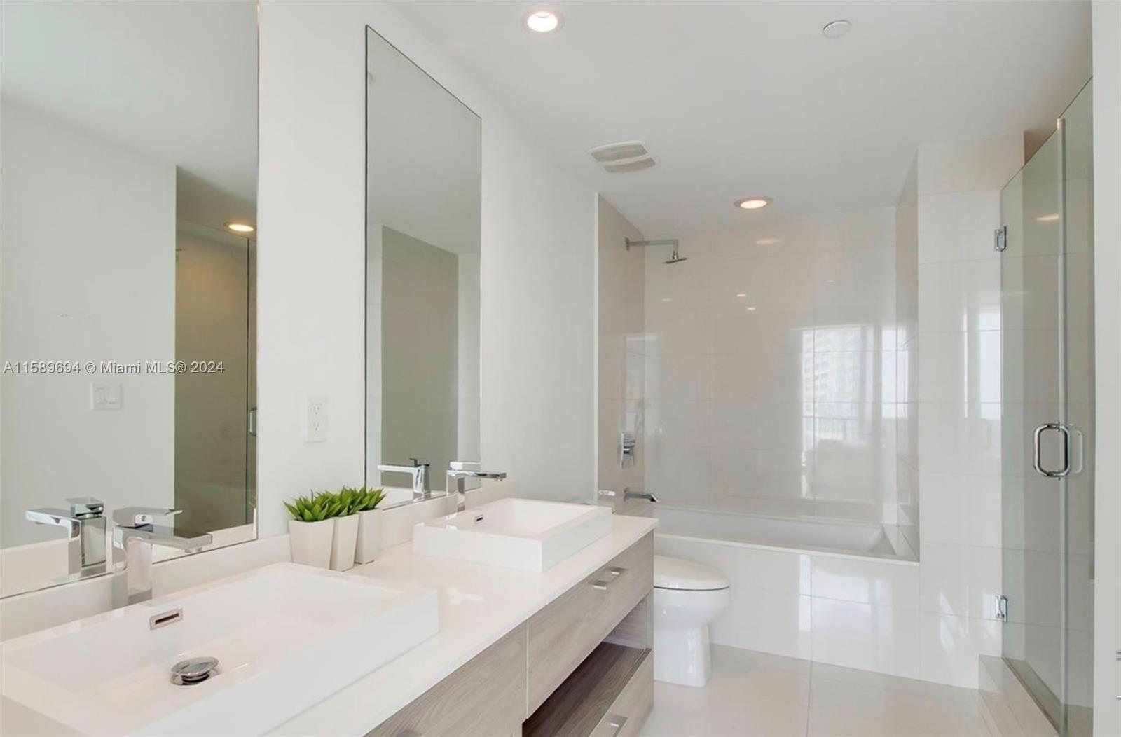 SLS BRICKELL - Residential Lease