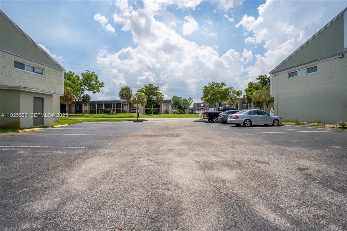 SANDPEBBLES TOWNHOUSE CON - Residential Lease