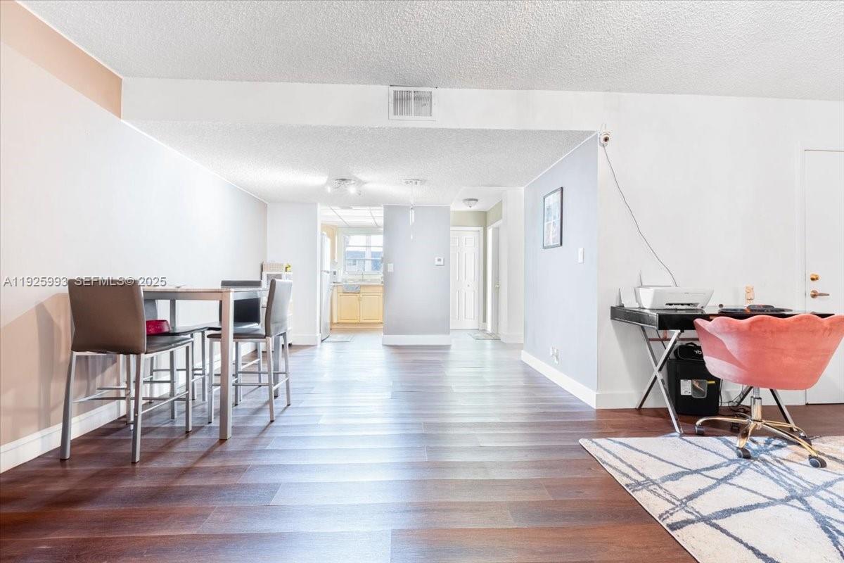 SANDPEBBLES TOWNHOUSE CON - Residential Lease