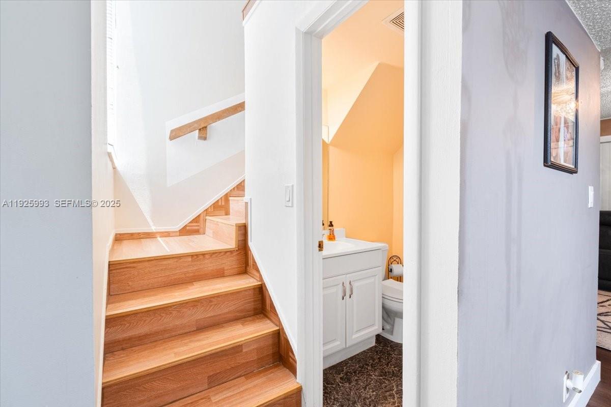 SANDPEBBLES TOWNHOUSE CON - Residential Lease