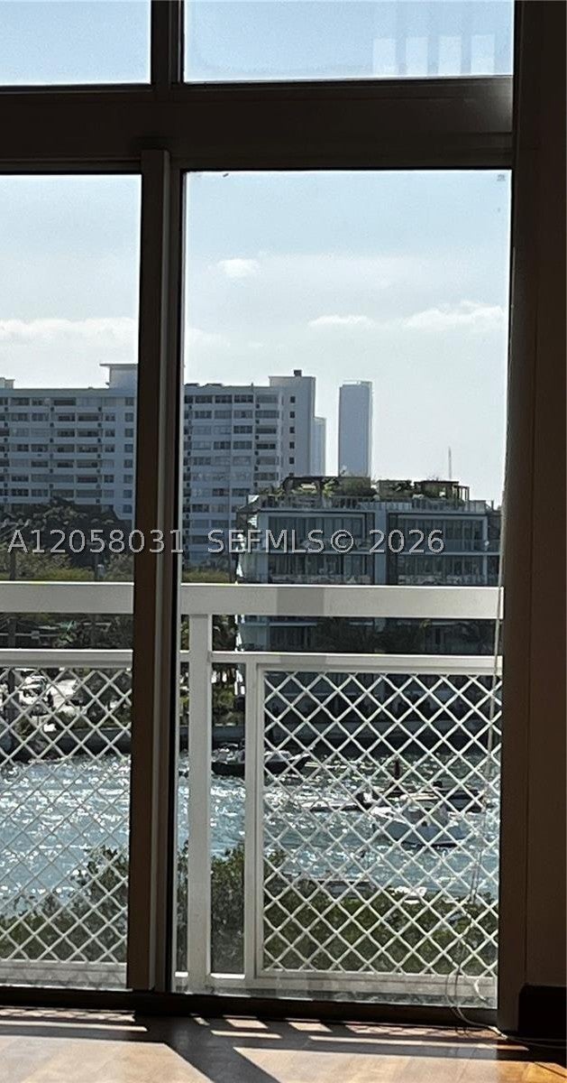 1701 Sunset Harbour Dr L704