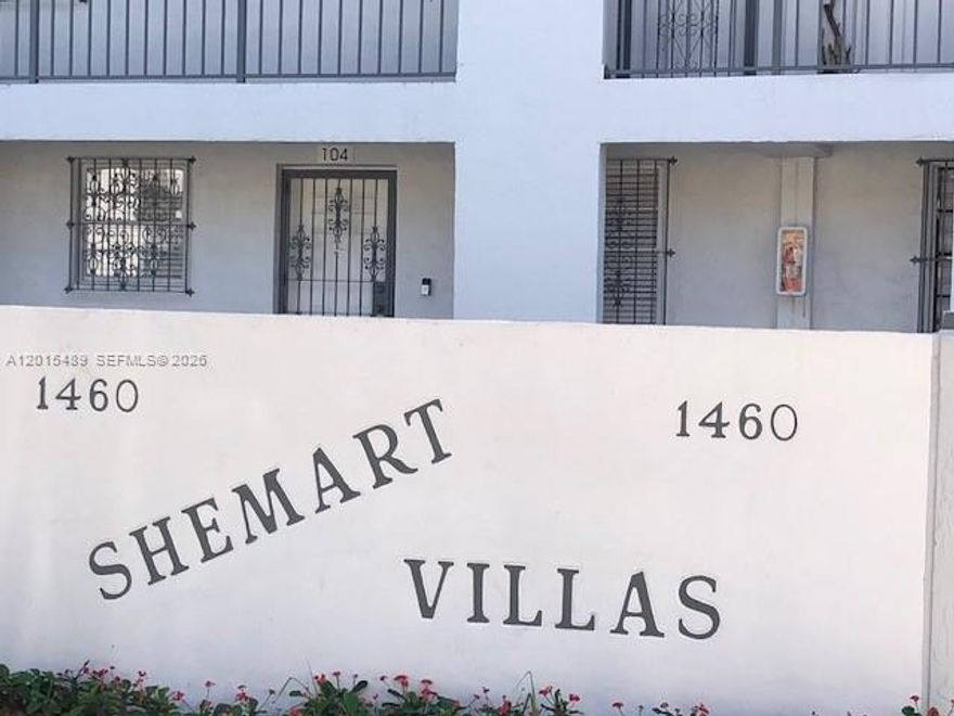 Location Location Location - Unit is walking distance to supermarket, pharmacy, restaurants & other stores. Also close to Palmetto Expwy, & Okeechobee Rd.  Located on 1st floor.  Washer & Dryer included.  Master bedroom w/bathrm & walk-in closet.  Great private covered patio for outdoor entertainment.  Full asking price. 
Available for showing after 05/23