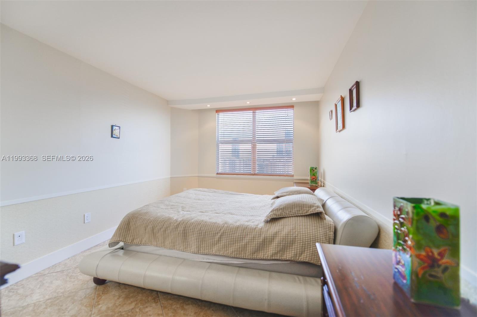 HEMISPHERES CONDO - Residential Lease