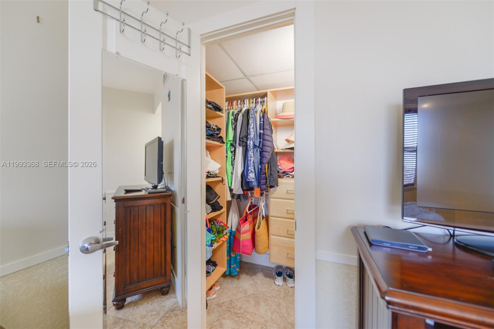 HEMISPHERES CONDO - Residential Lease