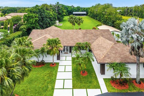 Photo of 13900 Mustang Trl, Southwest Ranches, FL 33330 (MLS # A12031842)