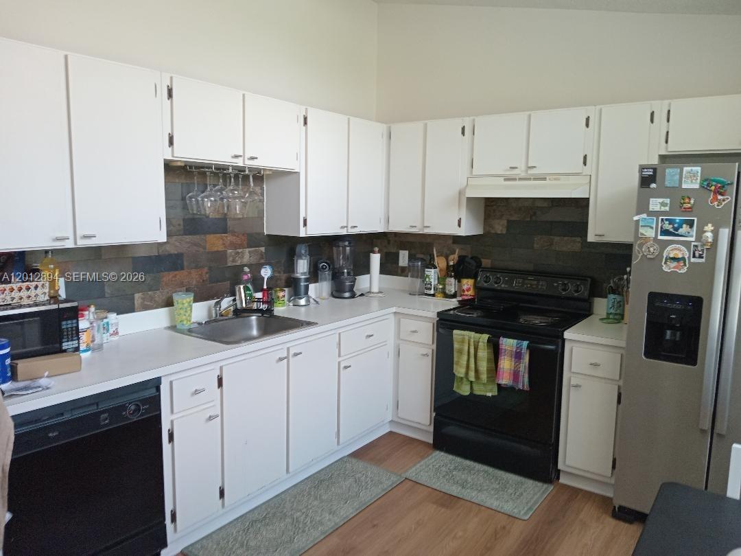 IMAGES AT PEMBROKE POINTE - Residential Lease